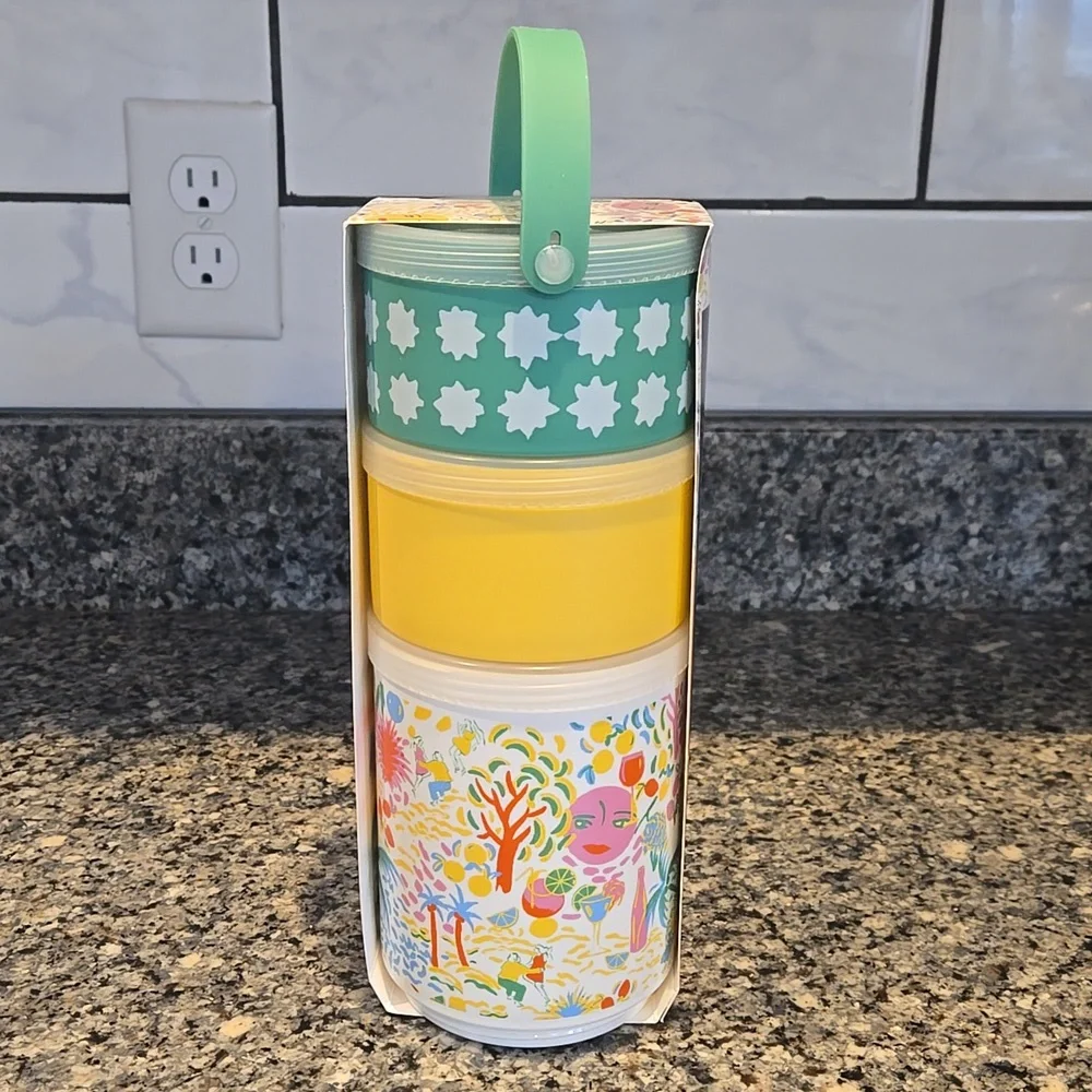 NWT Roller Rabbit Snackle Stack Containers With Carry Handle - Picture 3 of 5